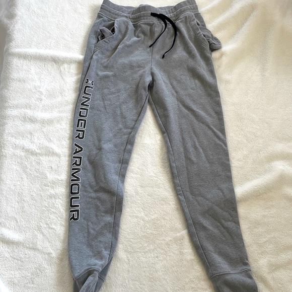 Underarmour grey sweatpants - Picture 1 of 3